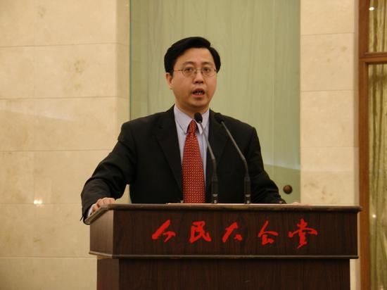 李光斗在人民大会堂发表关于国家品牌竞争力的主题演讲