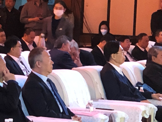 中酒协会30周年庆典直击：李曙光、李秋喜交谈甚欢