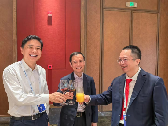 李彦宏、周鸿祎和张勇共聚孔子之乡,周鸿祎:三个老朋友对AI安全看法一致