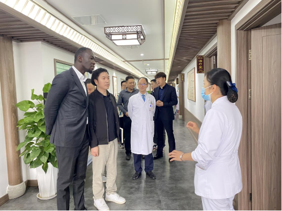 肯尼亚医疗代表团参访盈康生命旗下四川友谊医院