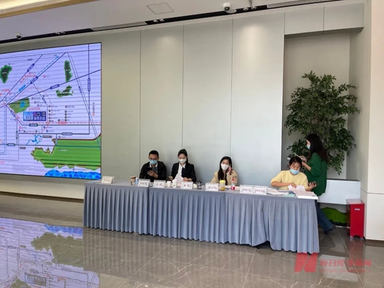 亚搏体育官网入口app深圳东部楼盘年底“抢收”，有的喊出“地板价”：打完折只要1.7万，但是……