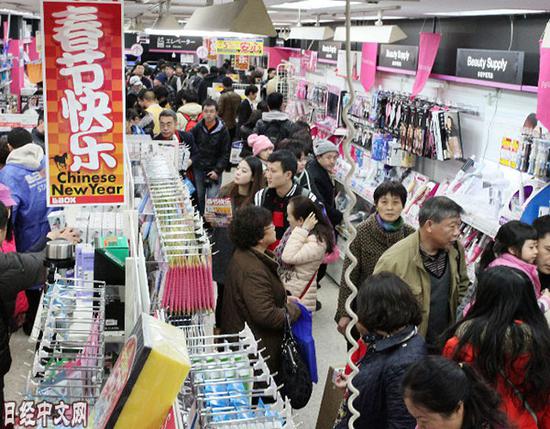 日媒：中国大陆游客激增40.7% “春节”重返日本