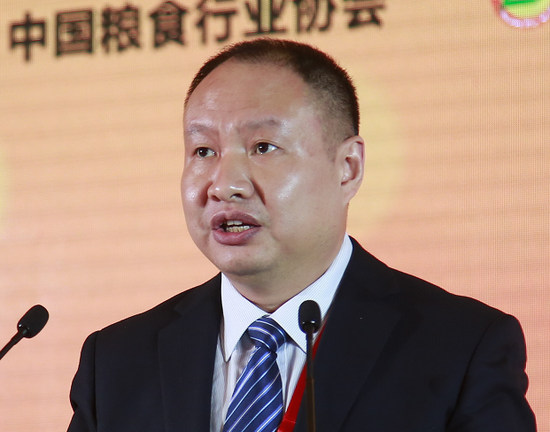 主持人:华泰期货有限公司副总裁 王强