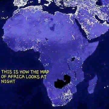 非洲之夜，赞比亚与周围对比鲜明