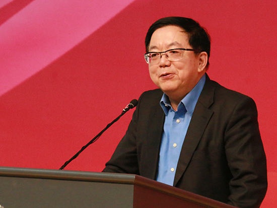朱镕基秘书、前证监会副主席、孙冶方经济科学基金会理事长李剑阁(图片来源:新浪财经 顾国爱 摄)