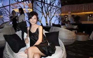 赖丹丹，一财电视台知名主播