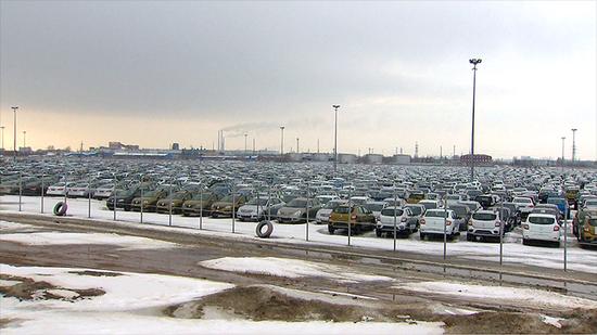 石油风暴中的俄国普通人生活_财经频道_新浪