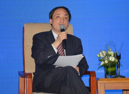 2016年中国基金业年会在北京举行，本届年会主题是“开启全球化新征程”。上图为国务院发展研究中心金融研究所副所长、研究员陈道富。