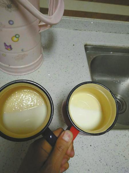 进口奶粉的冲泡效果对比（图左为宣先生认为有问题的网购奶粉）。图由受访者提供 来源：华西都市报