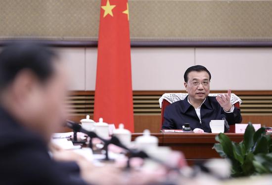 李克强:用市场化债转股等方式逐步降低企业杠杆率 李克强:用市场化债转股等方式逐步降低企业杠杆率