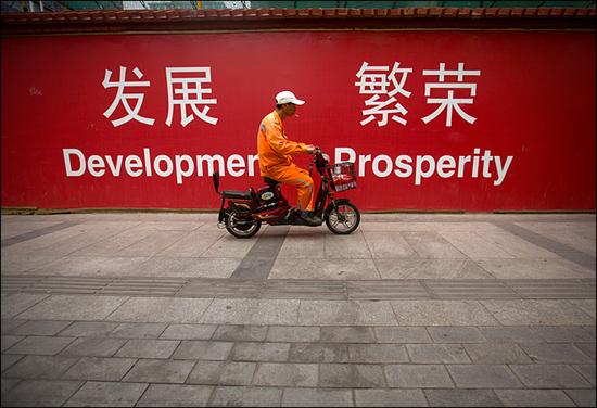 外媒:中国将实施20多年来力度最大税收改革 助