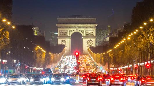 欧盟整体gdp下滑_欧盟国旗(3)