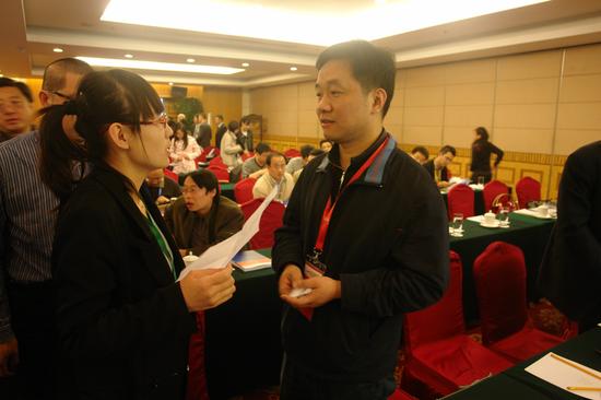 图为国家能源局油气司副司长杨雷接受采访(资料图)