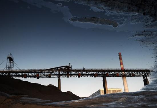 山西脱煤之痛:卖煤赔钱却超产 万人下岗再就