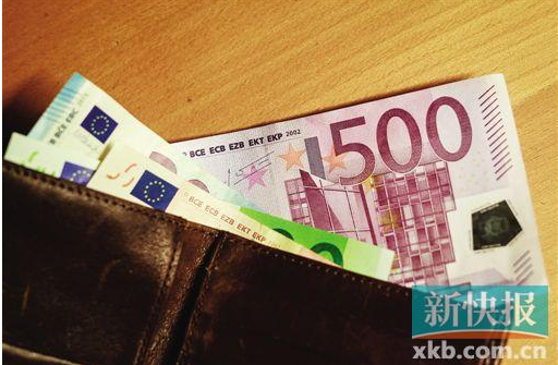 ■紫色的500欧元钞票将成为历史。新华社发