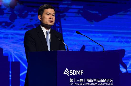 第十三届上海衍生品市场论坛于2016年5月25-26日在上海国际会议中心举行。上图为证监会副主席方星海。