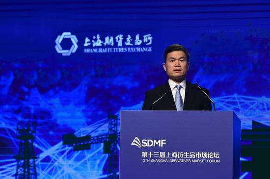 第十三届上海衍生品市场论坛于2016年5月25-26日在上海国际会议中心举行。上图为证监会副主席方星海。