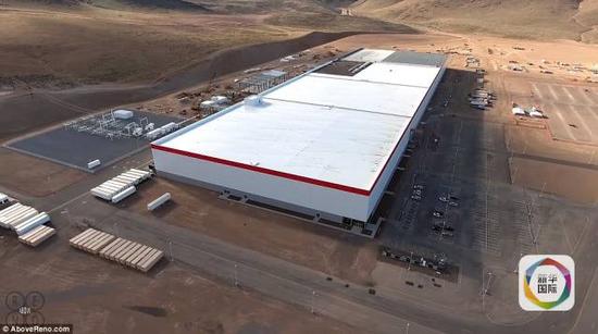 松下与特斯拉在美国内华达州合资建造的超级锂离子电池厂Gigafactory