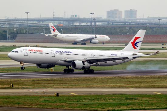 东航首航上海布拉格 架起中捷友谊新桥梁|东航