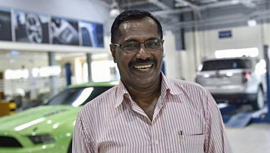 手:印度大叔活过坠机又中百万彩票|彩票|贷款|坠