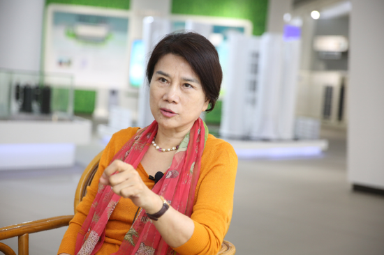 董明珠摔手机羞辱消费者智商 用传统制造思维