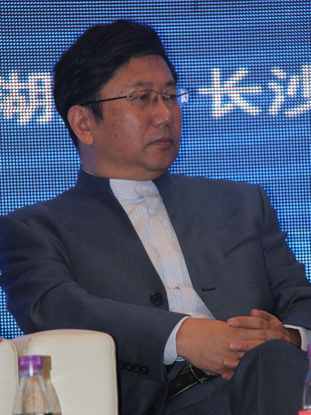 清华控股有限公司董事长徐井宏