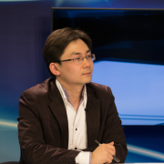 鲁政委：欧元区QE让人民币走到十字路口