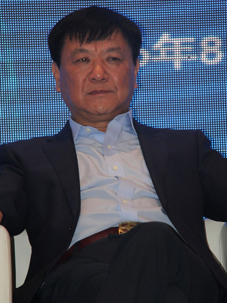 红太阳集团老总_中旦集团老总照片