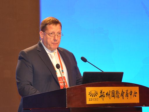 2016首届中国（郑州）国际期货论坛于2016年9月9日—10日在郑州举行。上图为芝商所董事总经理兼亚太区主管 柯睿慈
