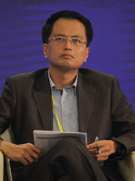 汉普敦投资银行董事总经理兼首席经济学家李统毅