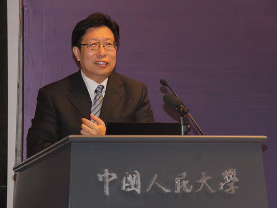 中国人民大学人事处处长、经济学院教授刘凤良