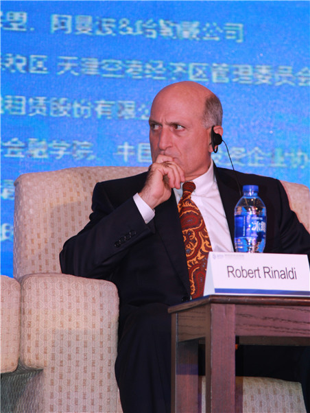 CI金融服务公司首席执行官 Robert (Bob) Rinaldi