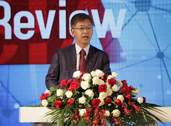 9月23日，由《博鳌观察》主办的2016博鳌观察金融创新峰会在京召开。图为北京大学国家发展研究院教授、副院长黄益平。