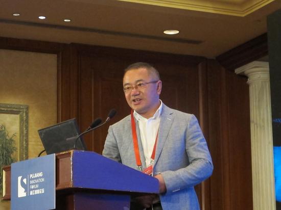 晓峰老总_时代峰峻老总李飞图片