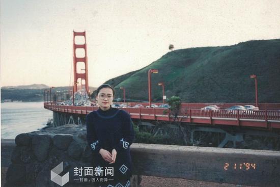 1994年2月11日 夏宗伟在美国旧金山金门大桥。