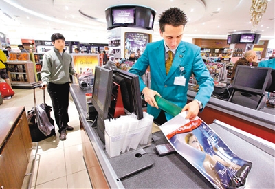 中国游客在国外消费