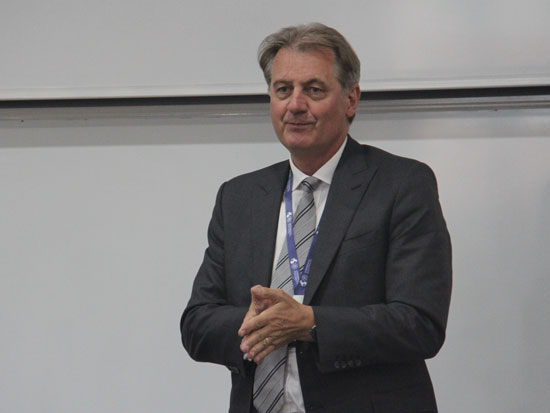 澳大利亚悉尼大学商学院院长Gregory Whitwel