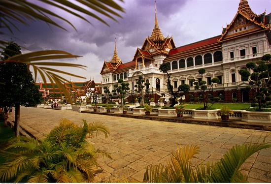 神秘权力左右王室巨额财富真相浮出水面 泰国王室 财富 新浪财经 新浪网