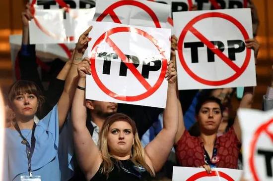 民众在抗议TPP