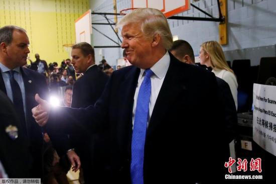 特朗普选情占优 加拿大移民局网站被申请者挤