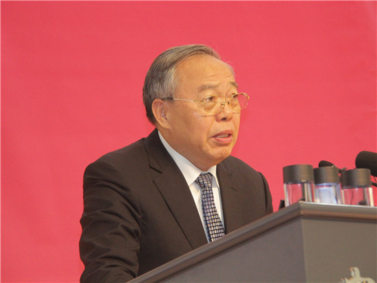中国国际经济交流中心副理事长、中共中央政策研究室原副主任郑新立