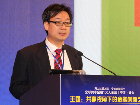 图为中国人民大学法学院副院长杨东