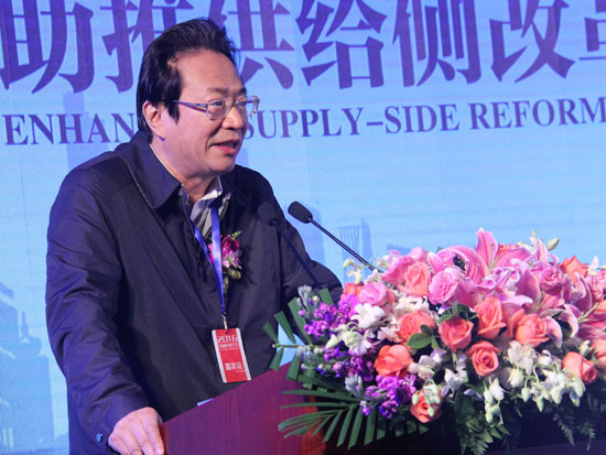 中国银行业协会专职副会长潘光伟