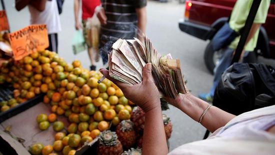 委内瑞拉为平稳废币关边界 防旧币回流造成市