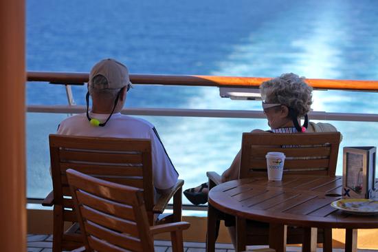 美媒:生活成本太高 美国越来越多退休者移居海