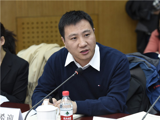 左希迎:特朗普整天发Twitter是因为不信任官僚