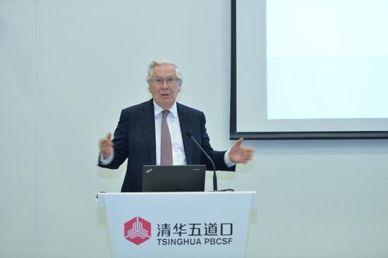 英国央行前任行长Mervyn King在现场演讲