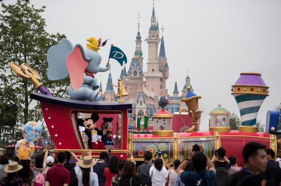 春节客流量巨大 上海迪士尼大年初二将暂停售