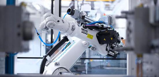 赫荣亮：国内机器人产业已明显投资过剩