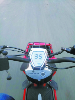 共享电动单车复燃:电斑马时速已违反规定 牌照